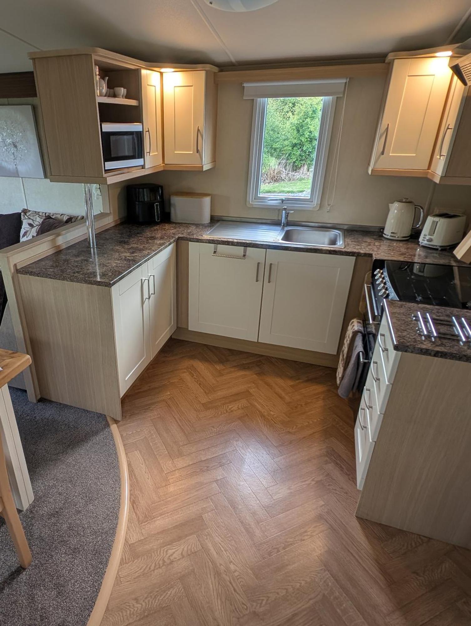 Red Squirrel Holiday Home In The Countryside, 10 Mins To Lligwy Beach Llandyfrydog Exterior photo